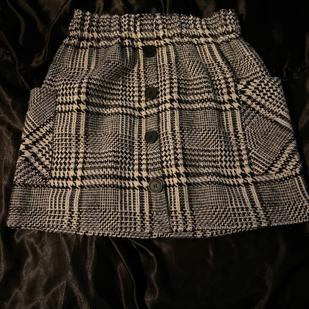 Tweed houndstooth short skirt with pockets